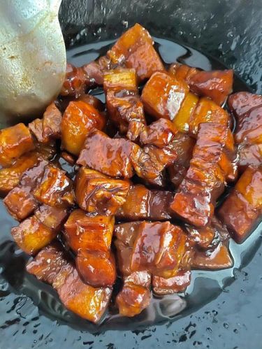 上海红烧肉的做法最正宗的做法(上海红烧肉的做法最正宗的做法)