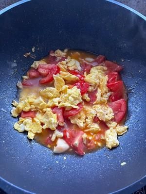 炒鸡蛋的过程(普通炒鸡蛋的做法步骤)
