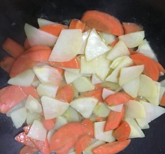 青椒土豆丝的做法步骤详细(青椒土豆片最正确的方法？)